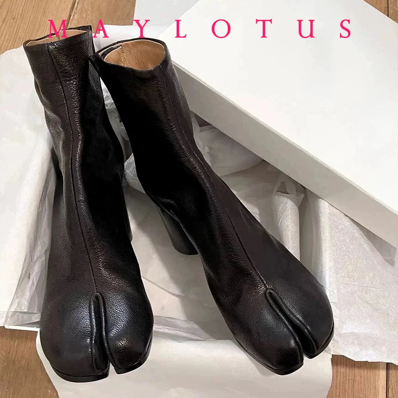 LOR MALE 2025 Design Leather Tabi Boots Fashion Round Toe Chunky Mid Calf Boots Autumn Winter Split Toe Shoes